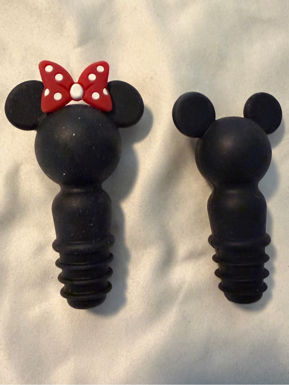 NWOT Minnie & Mickey Silicone Bottle Stoppers - Black with Red Bow